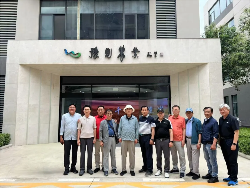 韓國京畿道驪州市市長率團蒞臨云飛科技參觀指導(dǎo)