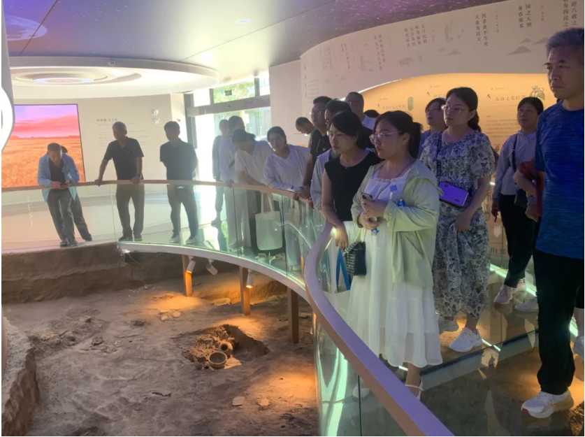 河南省職業(yè)院校骨干教師（中職）省級培訓(xùn)班走進云飛科技參觀學(xué)習(xí)